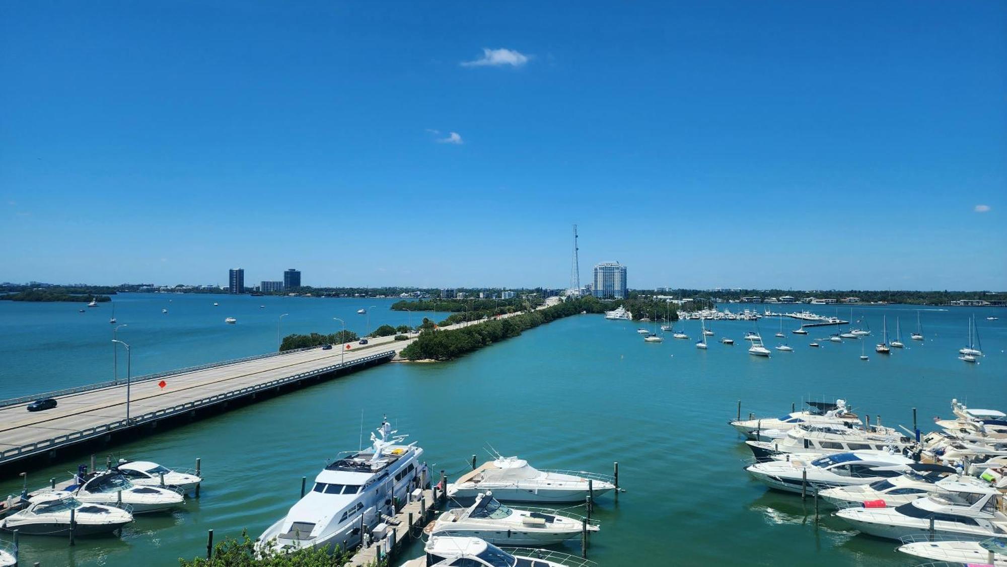 Bayfront Apartment Breathtaking Views- One Bedroom W Balcony- Living Room -Free Parking ไมอามีบีช ภายนอก รูปภาพ