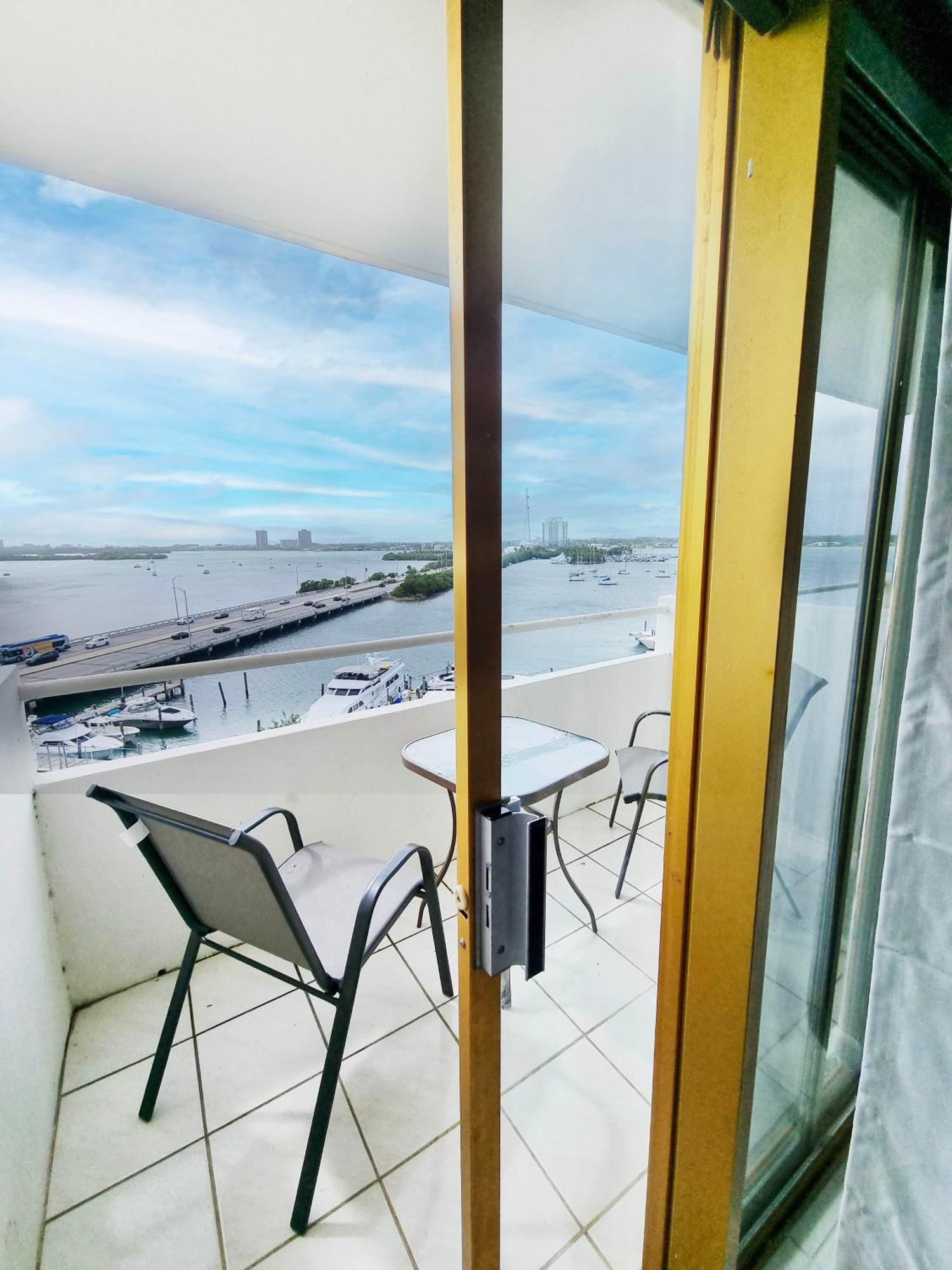 Bayfront Apartment Breathtaking Views- One Bedroom W Balcony- Living Room -Free Parking ไมอามีบีช ภายนอก รูปภาพ